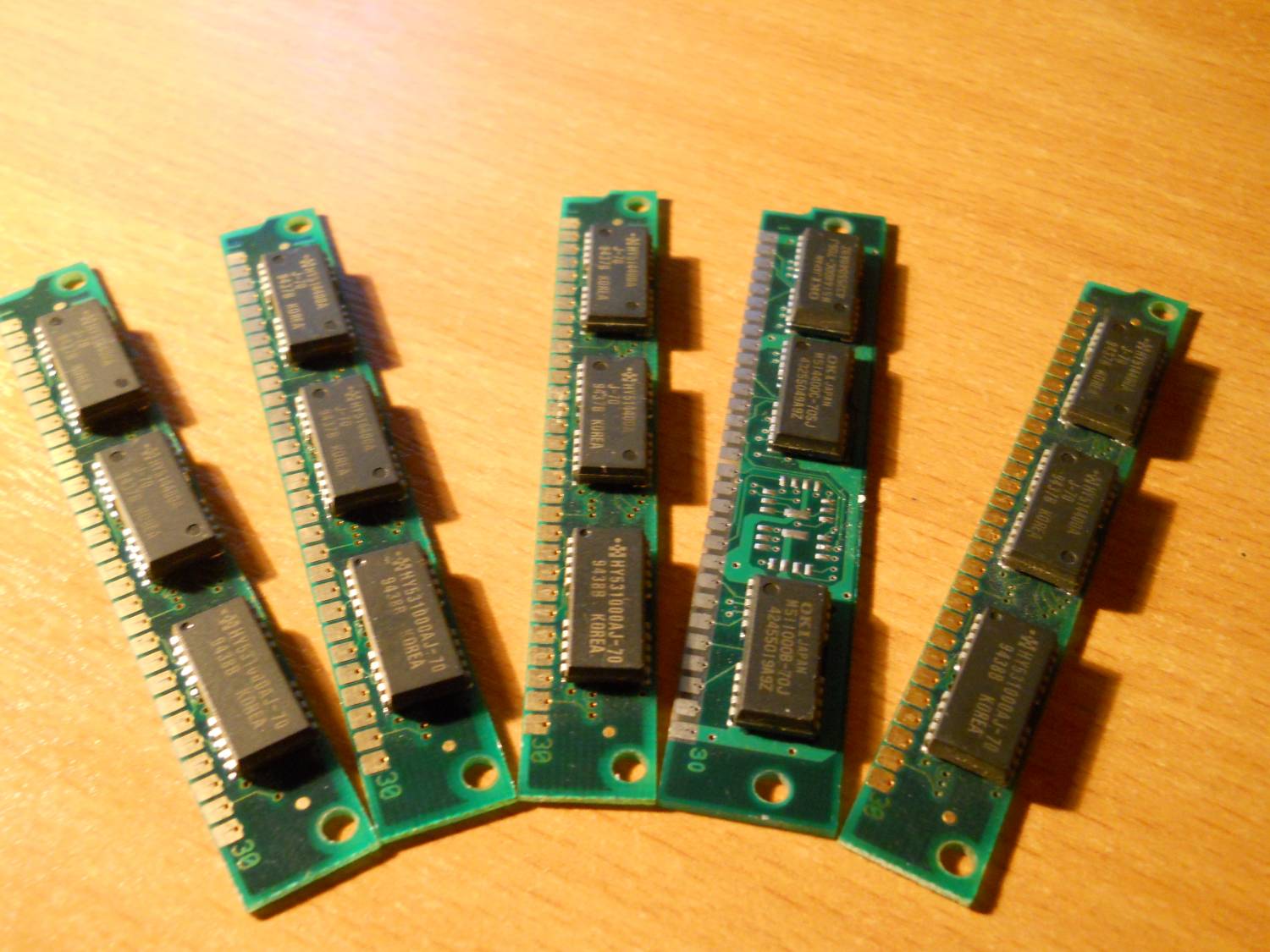 Оперативная память контакты. Оперативная память Simm 1773b1. Модуль памяти Simm – 72-контактный. Оперативная память Simm, DIMM DDR. Simm30 pinout.